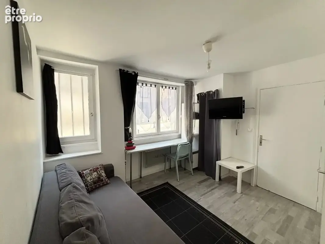 Clermont-Ferrand Hypercentre : Immeuble de rapport - 5 appartements et caves - photo 2