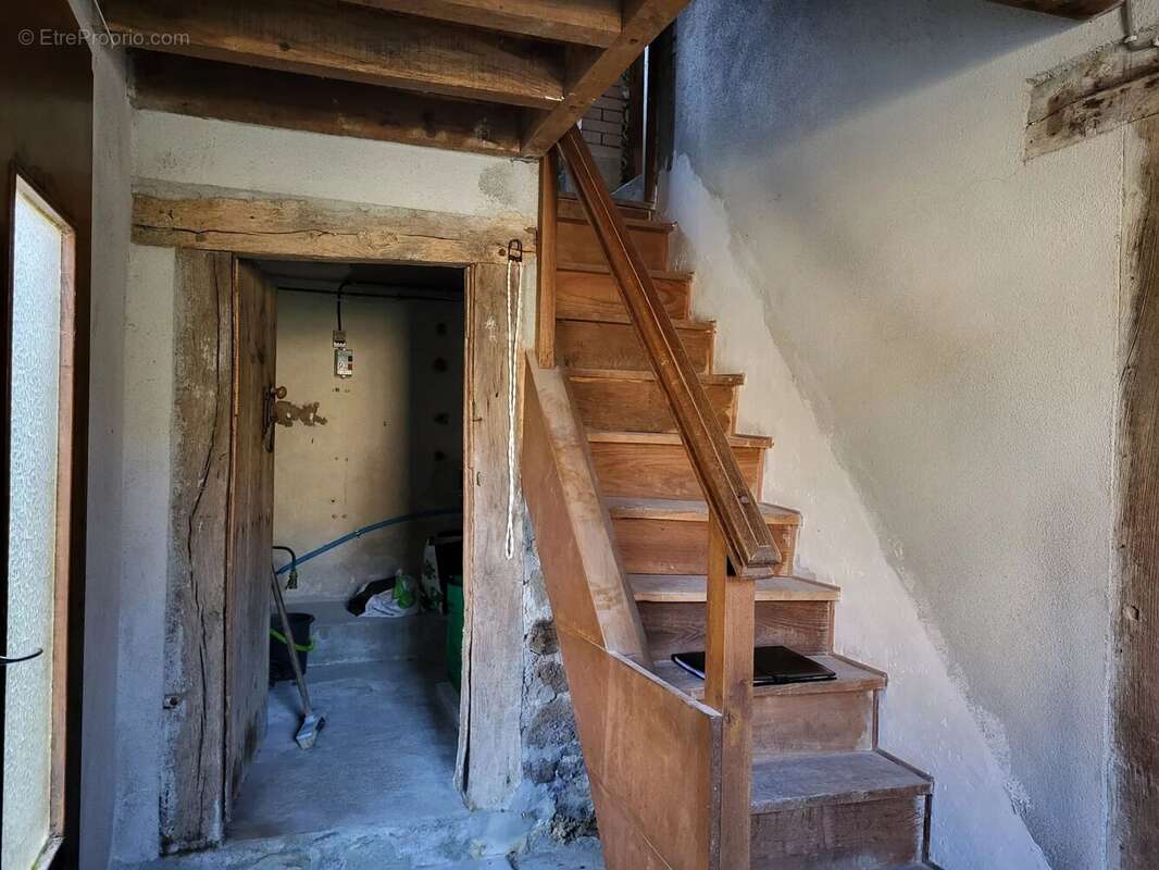 Maison à SAINT-PRIEST-LA-PLAINE