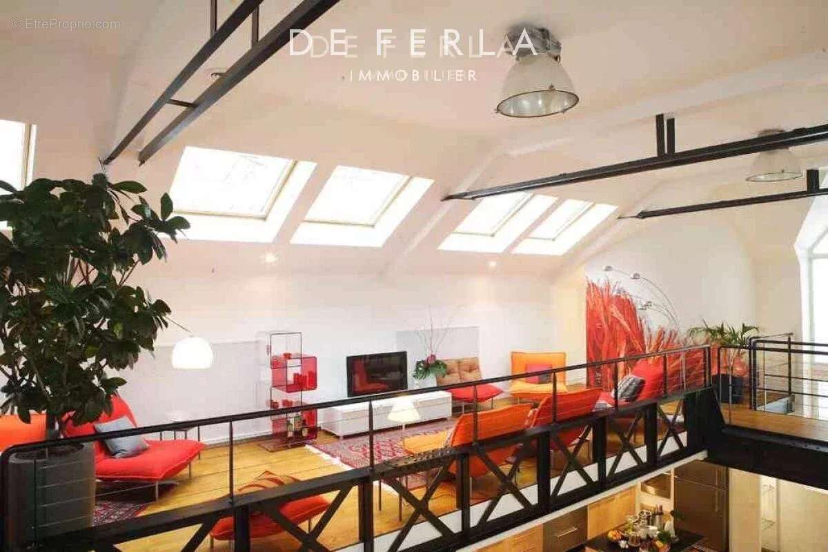 Appartement à PARIS-2E