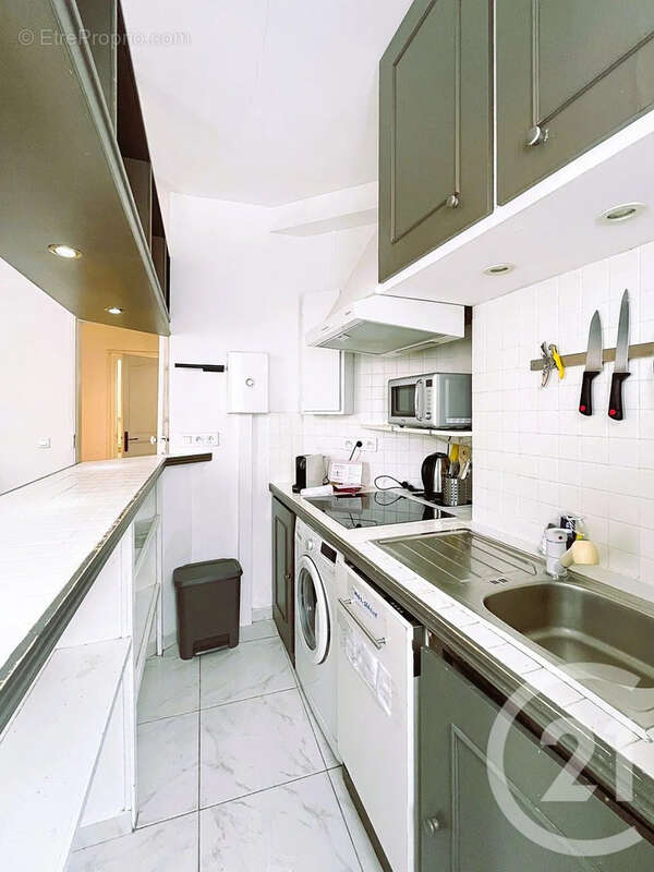 Appartement à PARIS-14E