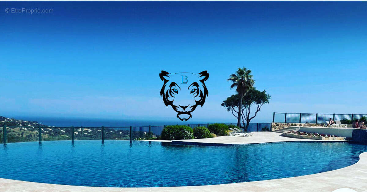 Maison à LES ISSAMBRES