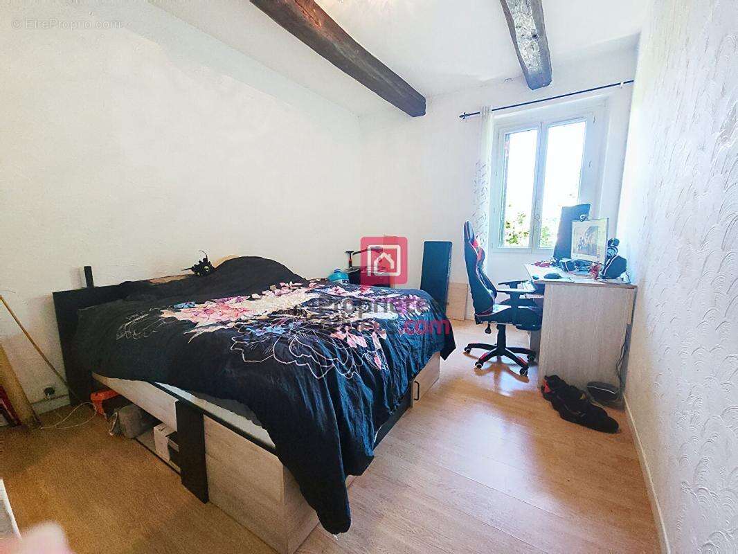 Appartement à LE MUY