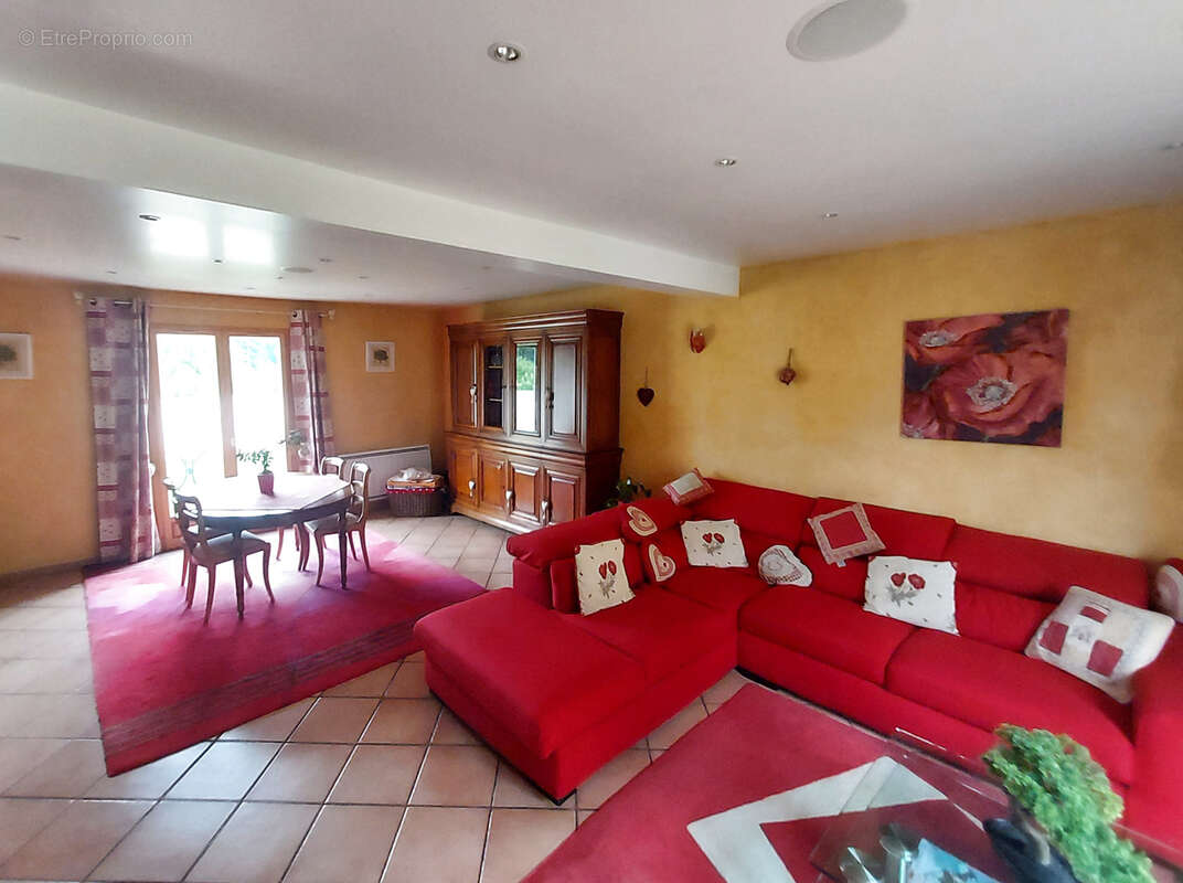 Maison à NESLES-LA-VALLEE