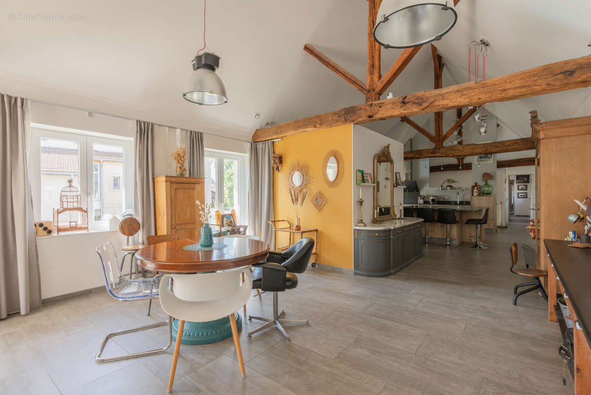 Maison à CHAMPEY-SUR-MOSELLE