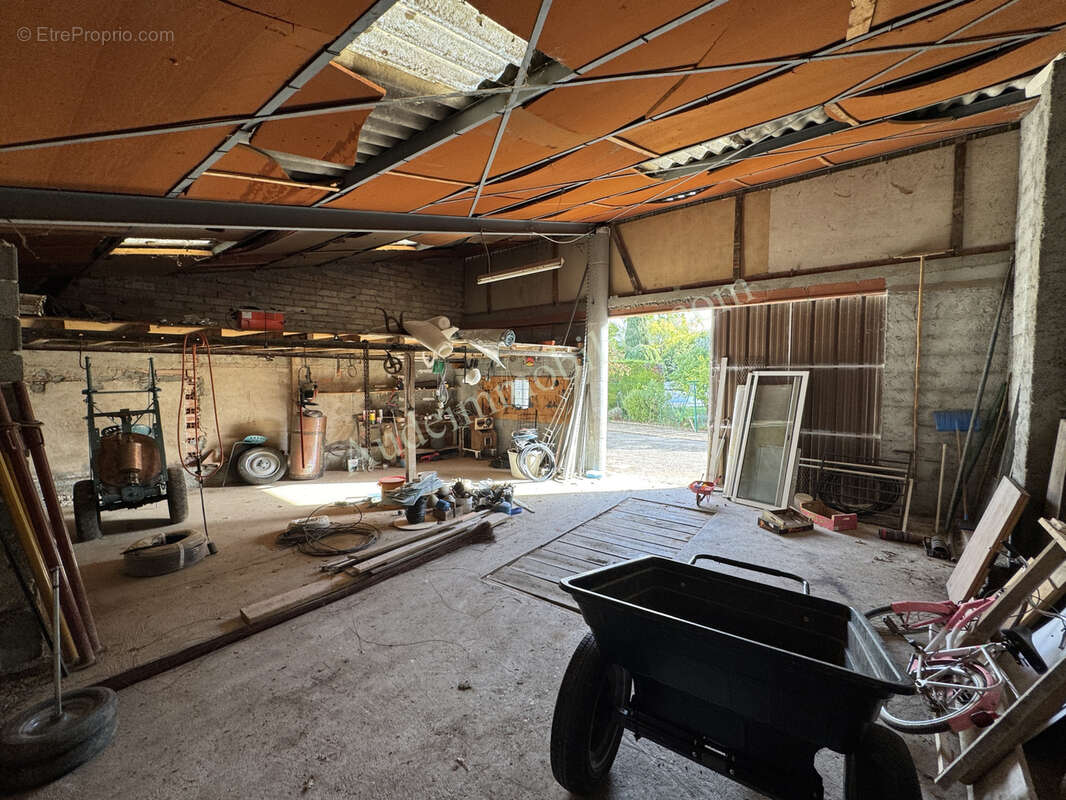 Maison avec piscine et hangar - photo 25