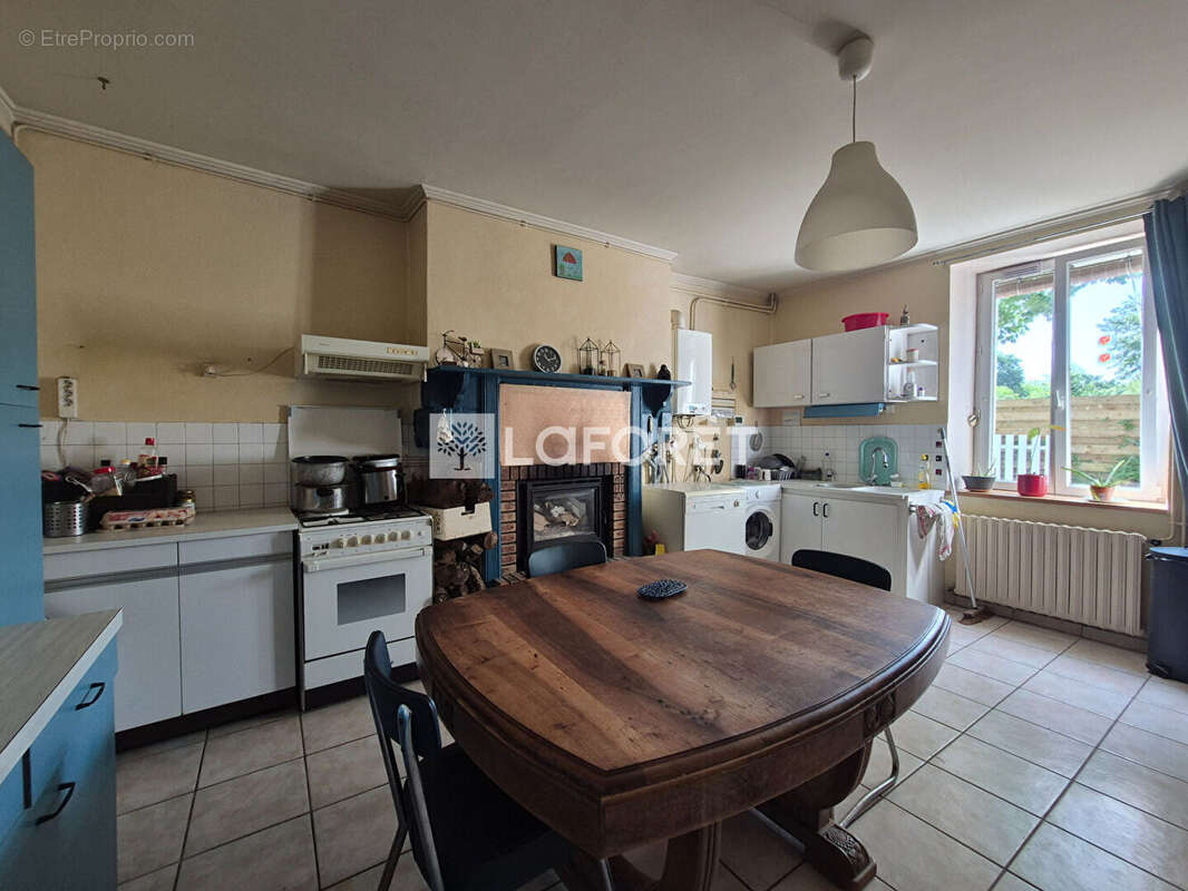 Maison à LA FEUILLEE