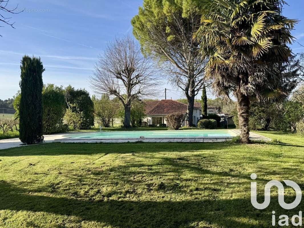 Maison 112 m² à Bessac  - photo 2