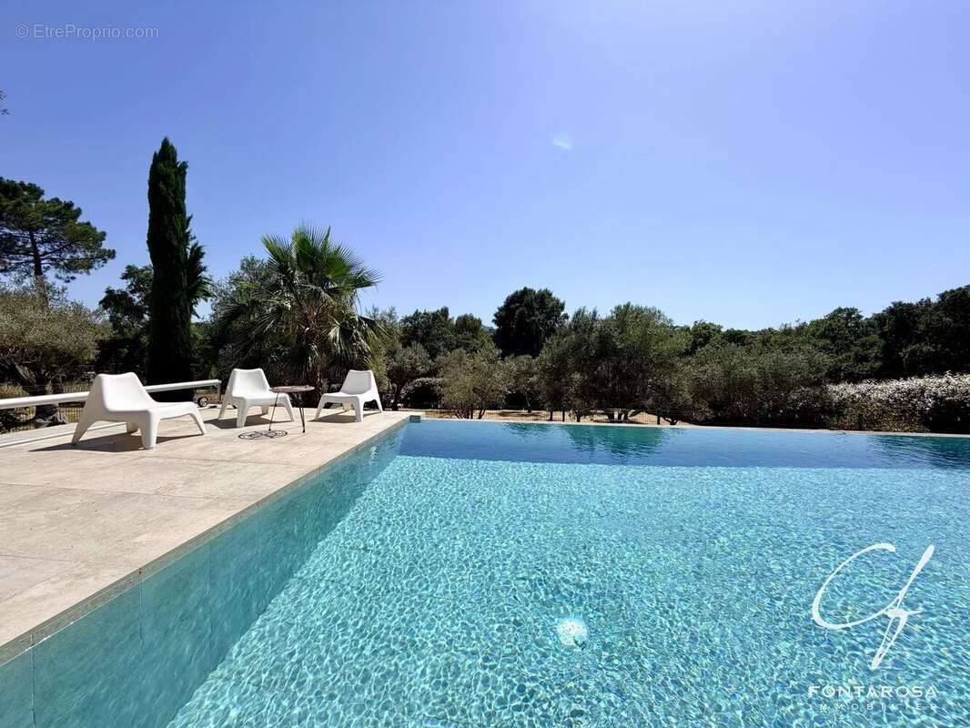 Maison à ROQUEBRUNE-SUR-ARGENS