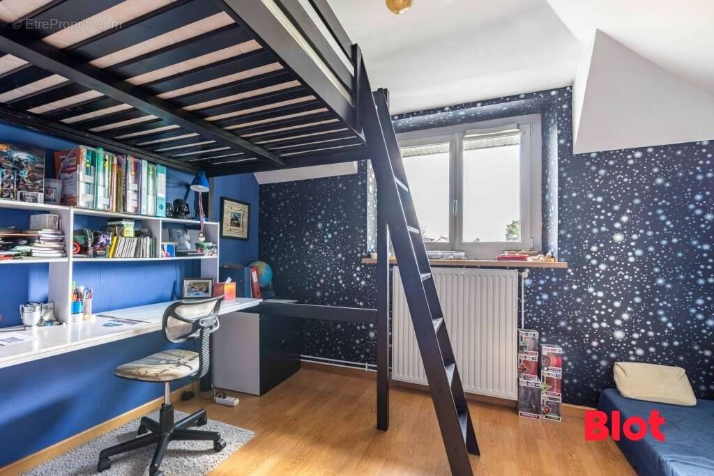 Maison à VEZIN-LE-COQUET