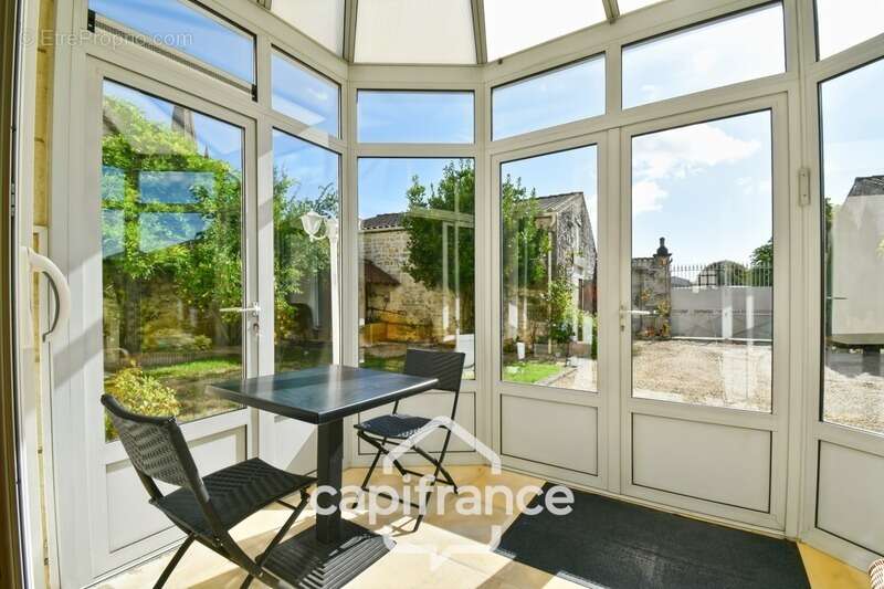 Maison à vendre 10 pièces BIGNAY (17), proche ST JEAN D'ANGELY et ses commerces, avec jardin, piscine et garage - photo 5