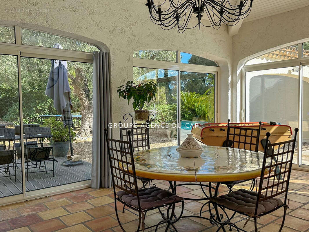 Maison à ROQUEBRUNE-SUR-ARGENS