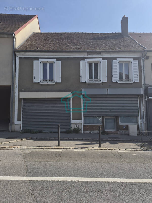 Appartement à LA QUEUE-LES-YVELINES