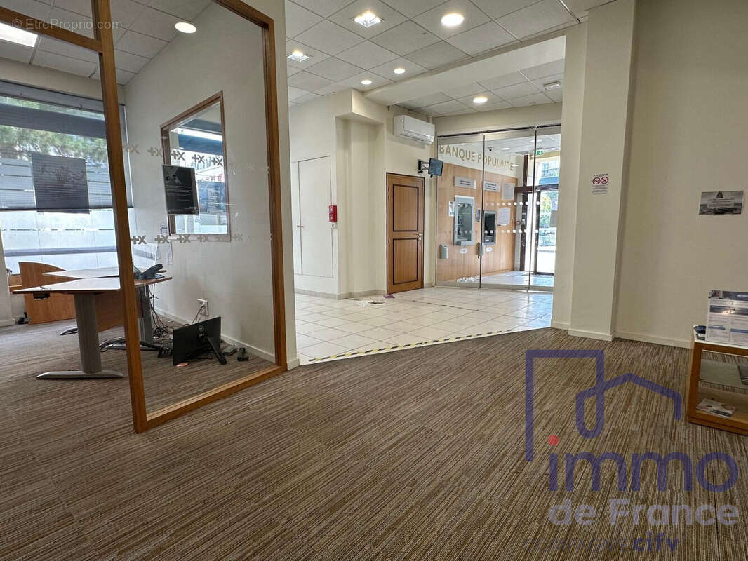 Appartement 410 m² à Saint-Etienne  - photo 4