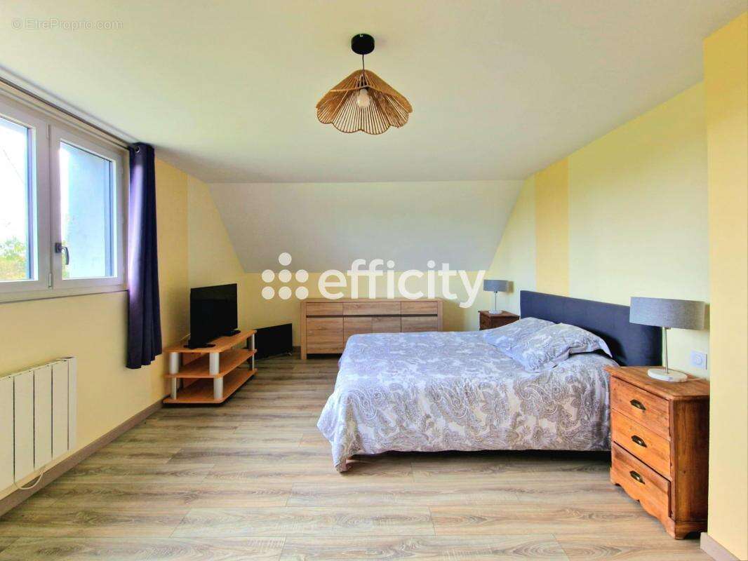 Maison à LA HAYE-DU-PUITS