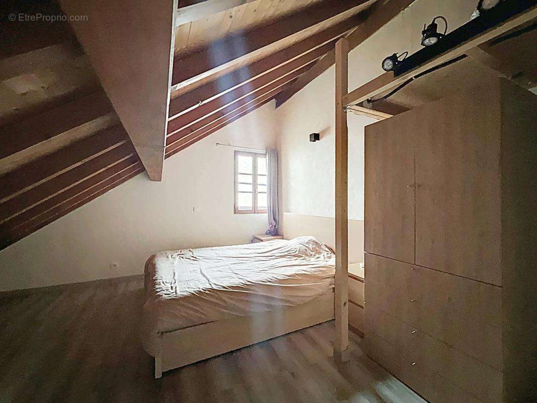 Appartement à LA ROCHE-SUR-FORON