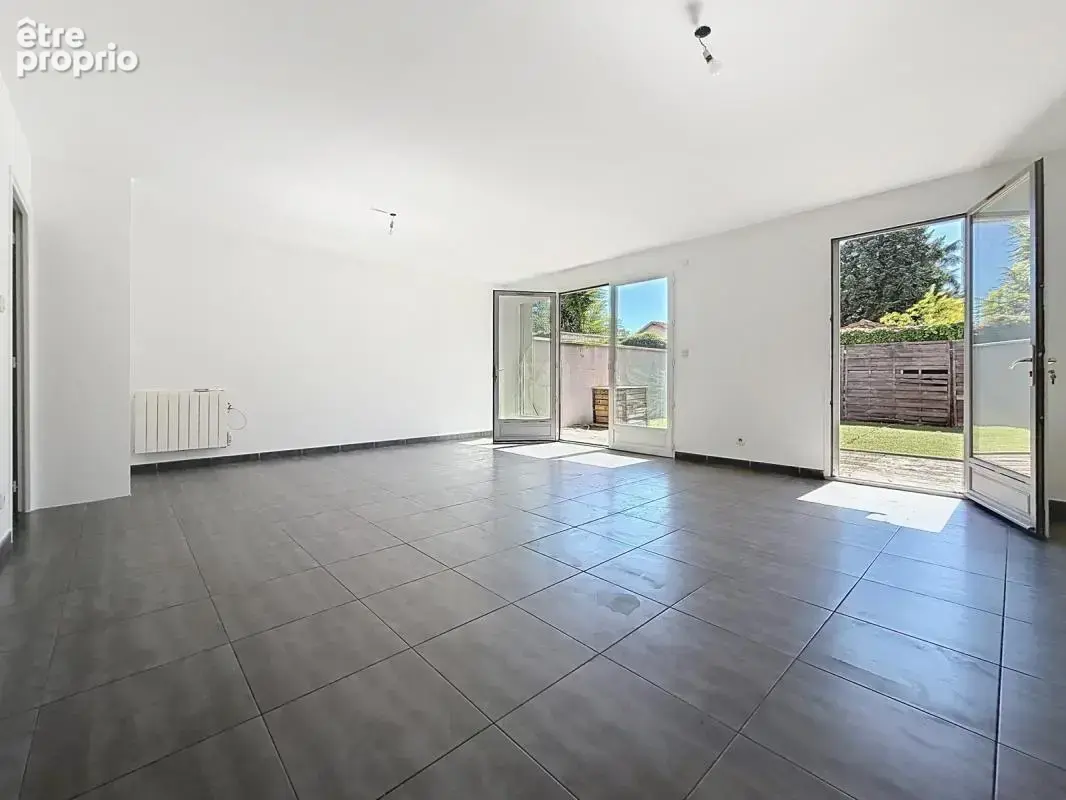 Maison  contemporaine avec terrasse et jardin aux portes de Lyon - photo 4