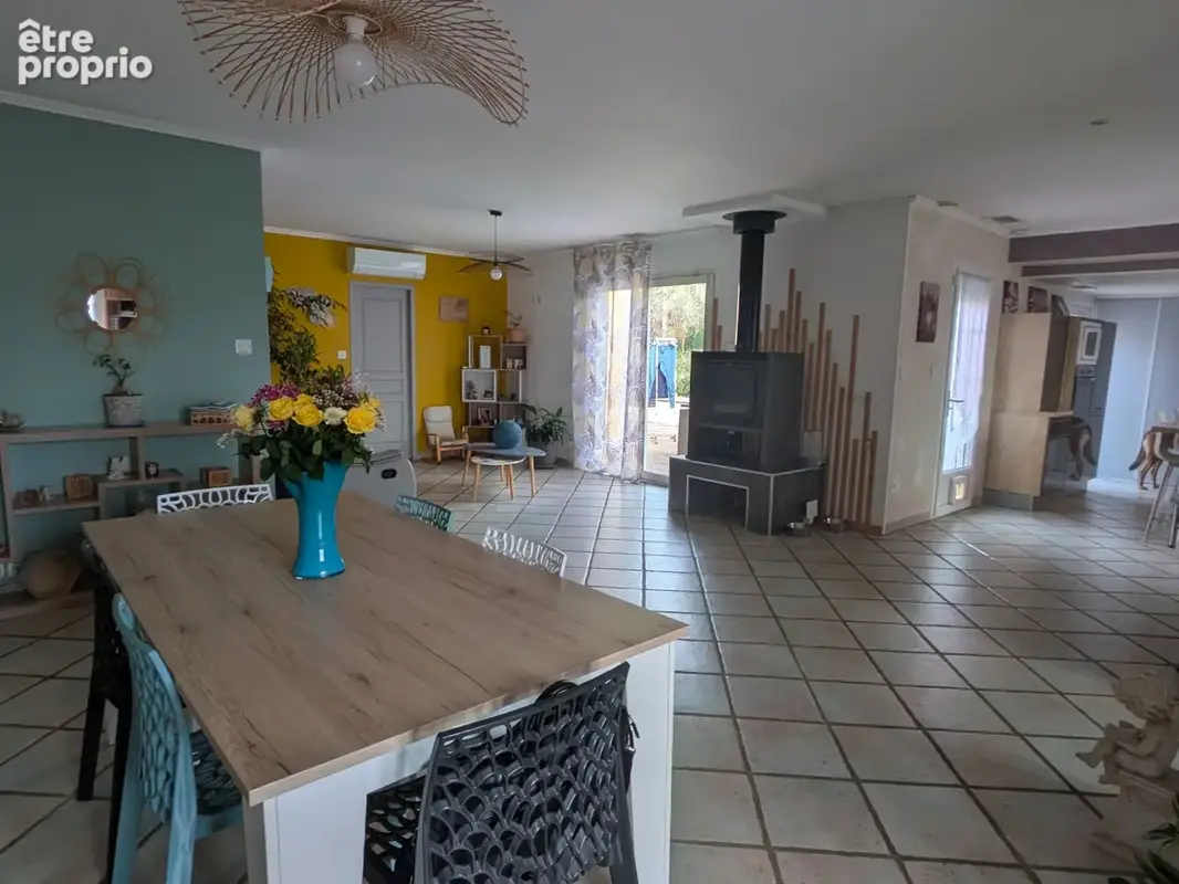 Villa avec local professionnel - photo 2