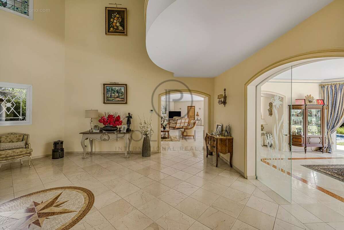 Maison à MOUGINS
