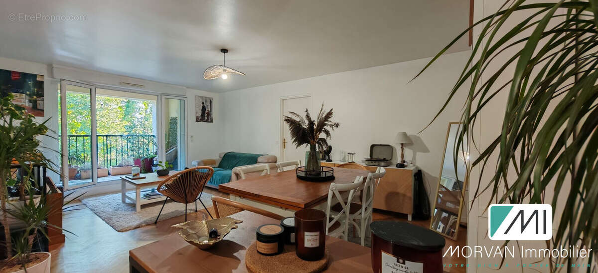 Appartement à LE MESNIL-SAINT-DENIS