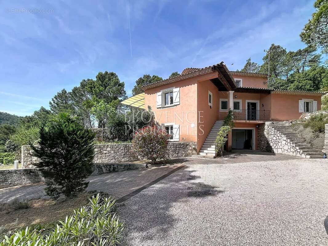 Maison à CORRENS