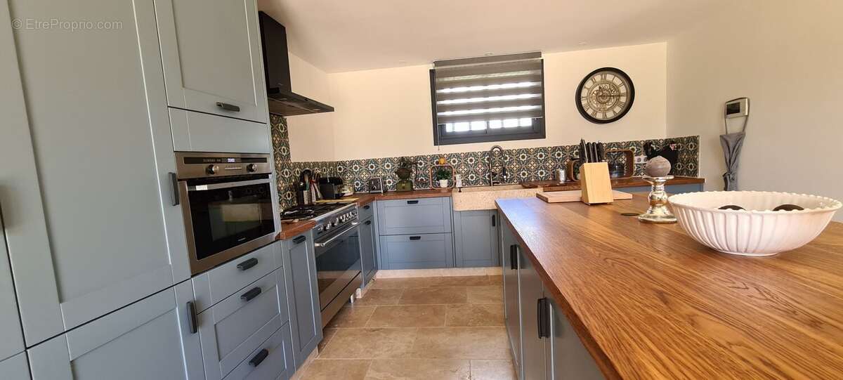 Maison à SAINT-QUENTIN-LA-POTERIE