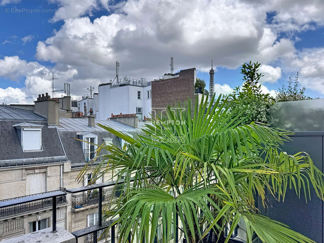 Appartement à PARIS-16E
