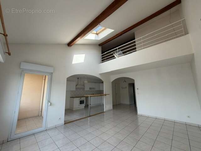 Appartement à ROCHE-LA-MOLIERE