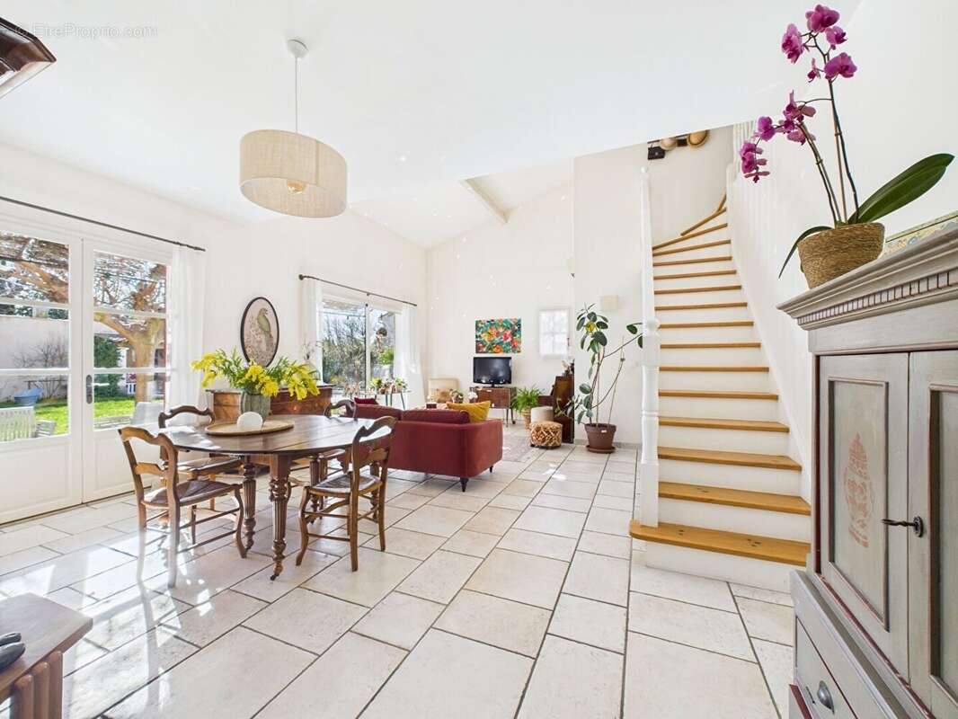 Maison à MORIERES-LES-AVIGNON