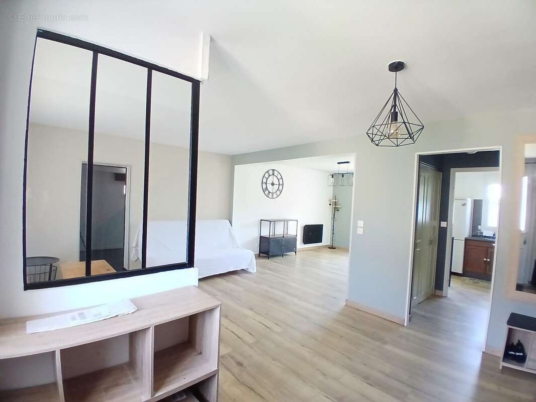 Entrée - Maison à JUILLY