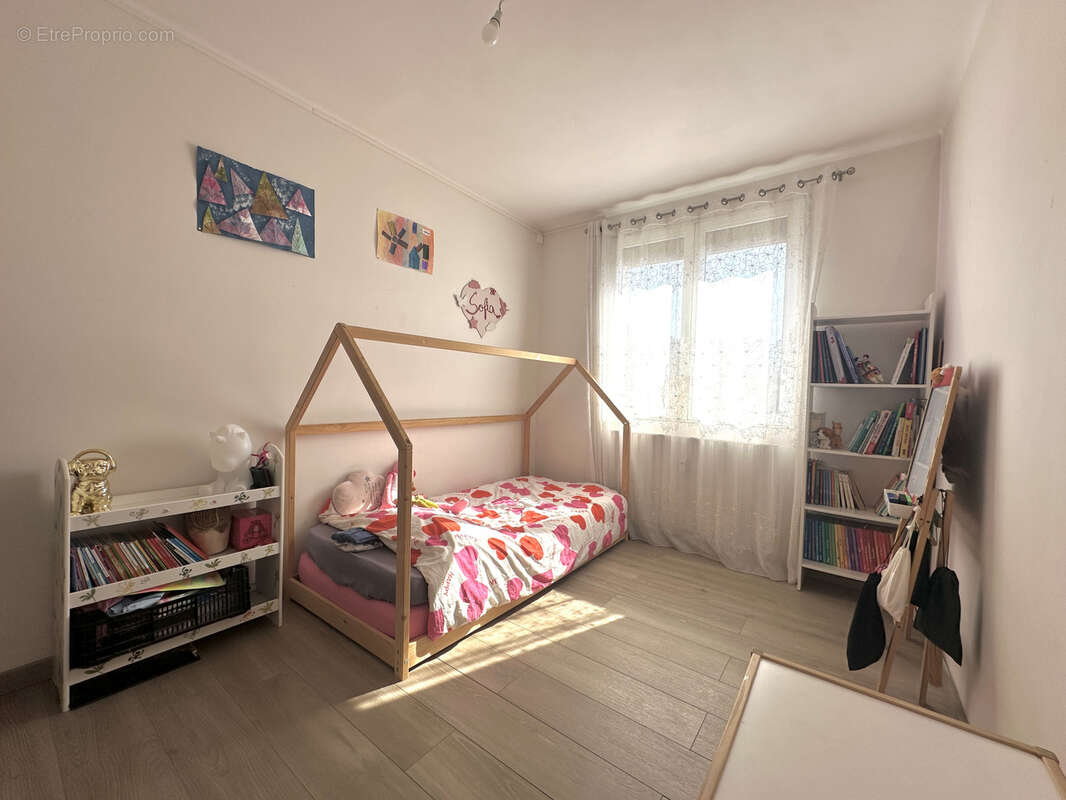 Appartement T5 92m2- Dernier étage - Ascenseur - Balcon - photo 5