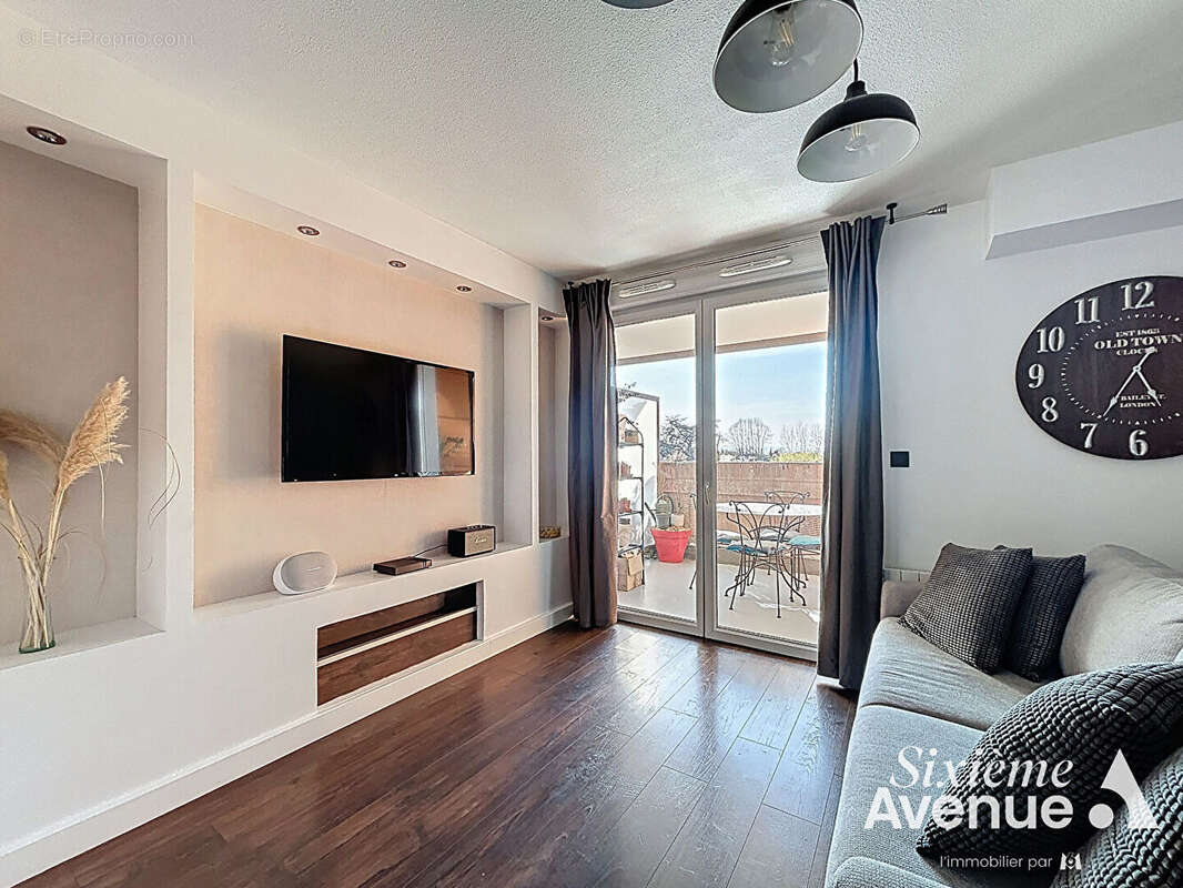 Appartement à DECINES-CHARPIEU
