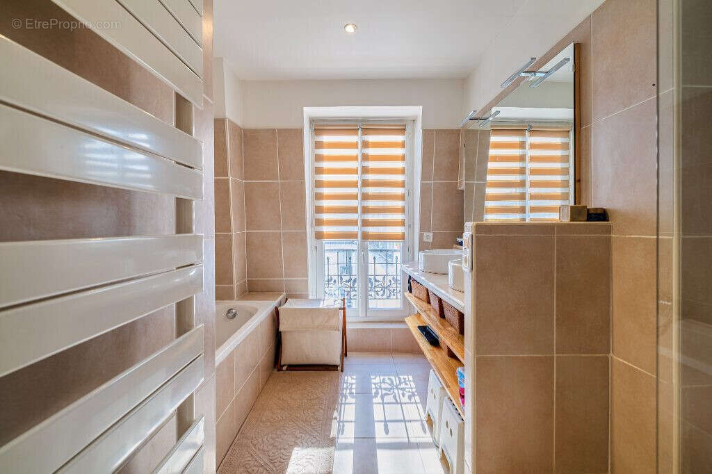 Appartement à PARIS-15E