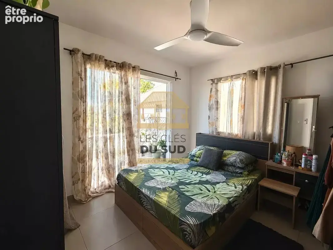 A vendre- maison de type t5 de 106 m² environ - saint philippe - 247 000 € - photo 4