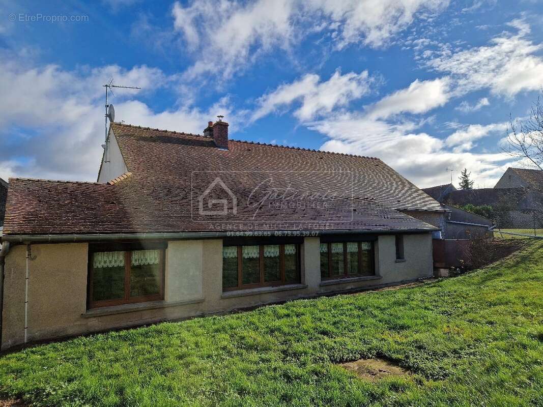 Maison à MALESHERBES