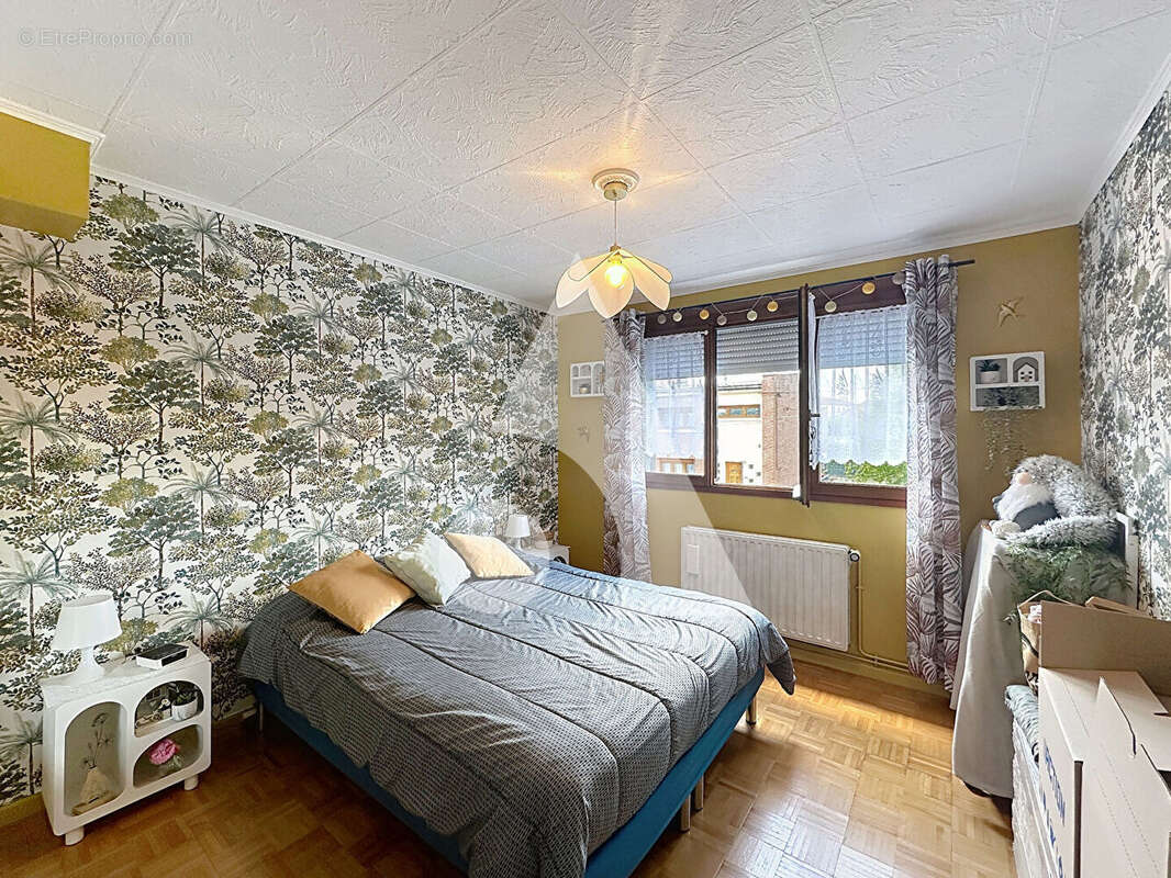 Maison à QUIEVRECHAIN