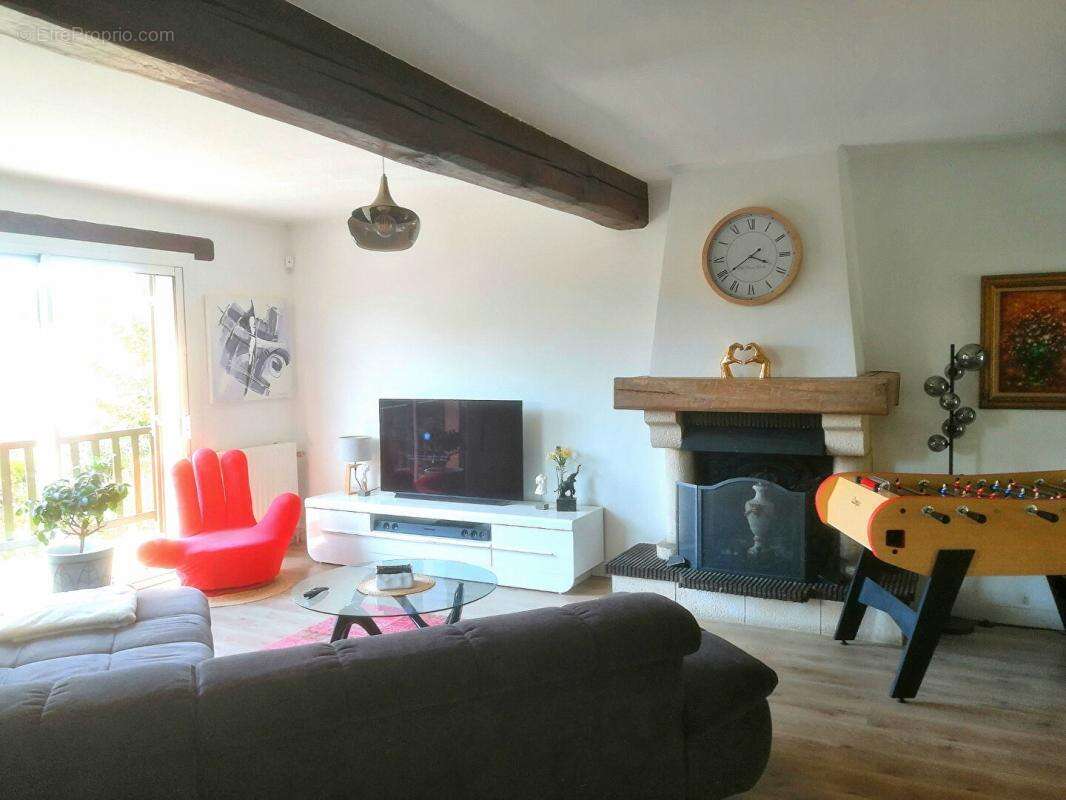 Maison à FOLLAINVILLE-DENNEMONT