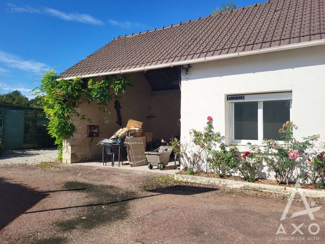 Maison à GIROLLES