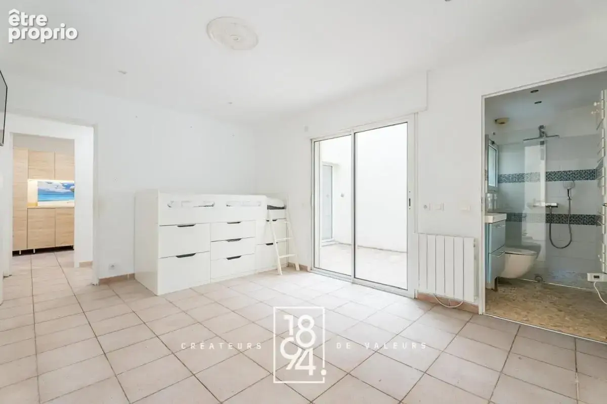 Appartement  Cassis  128 m2  Garage  stationnement - photo 10