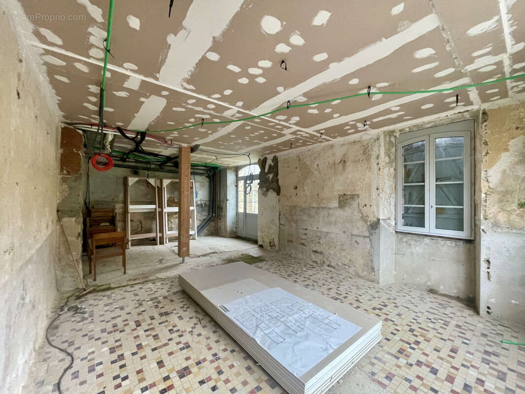 Bel immeuble de caractère à finir de rénover à Madiran - photo 3