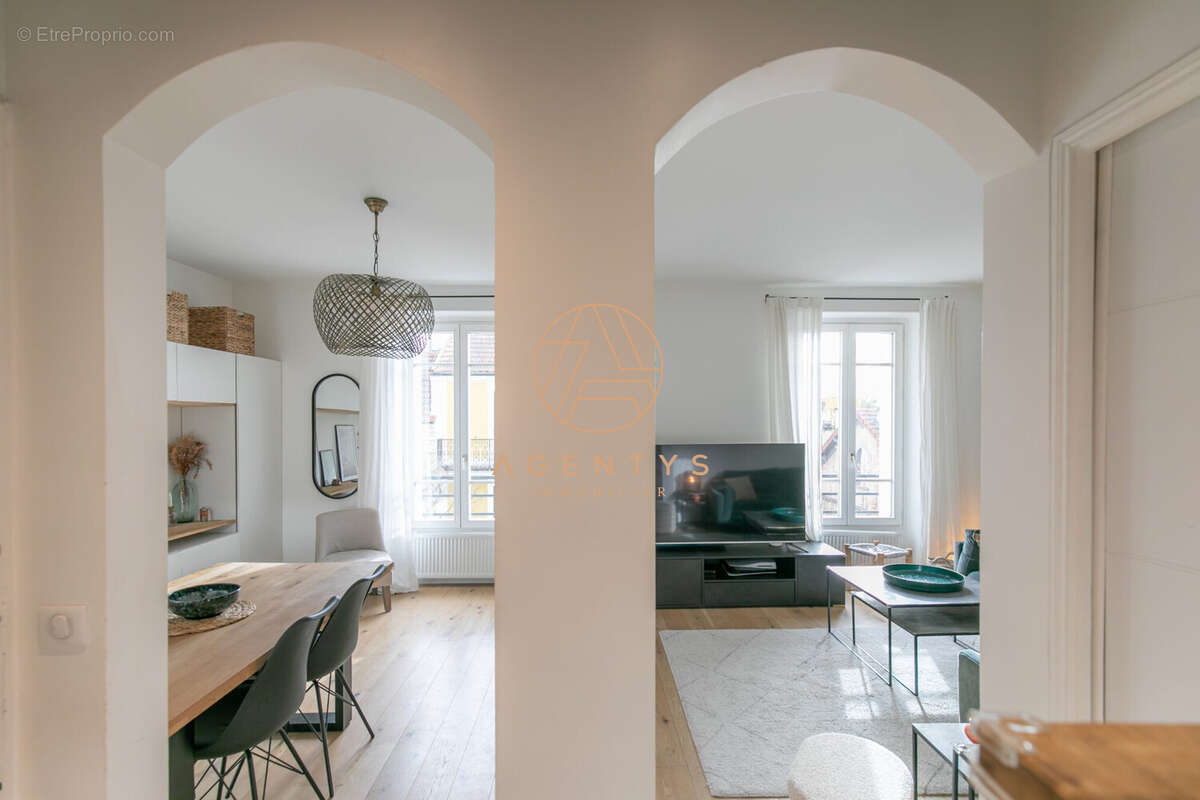 Appartement à SAINT-MAUR-DES-FOSSES