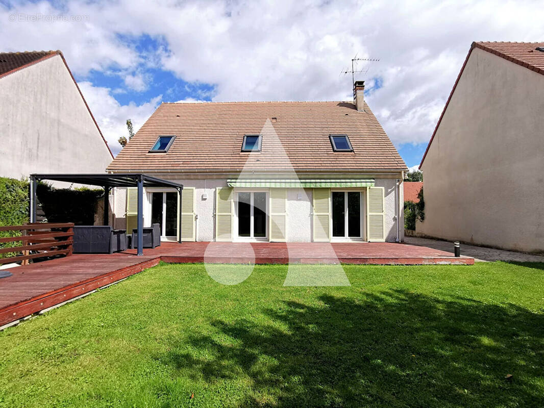 Maison à LA FRETTE-SUR-SEINE