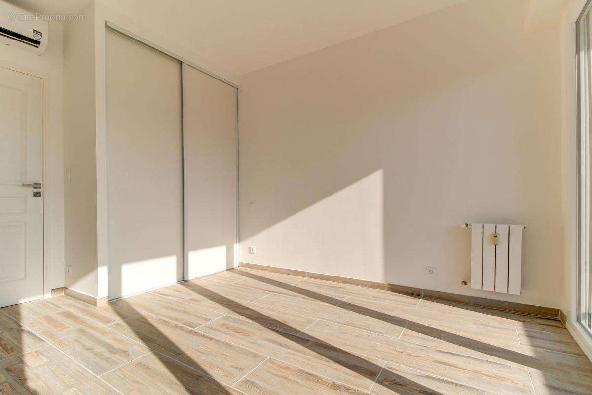 3 pièces rénové avec aperçu mer –cave- Cagnes sur Mer - photo 13