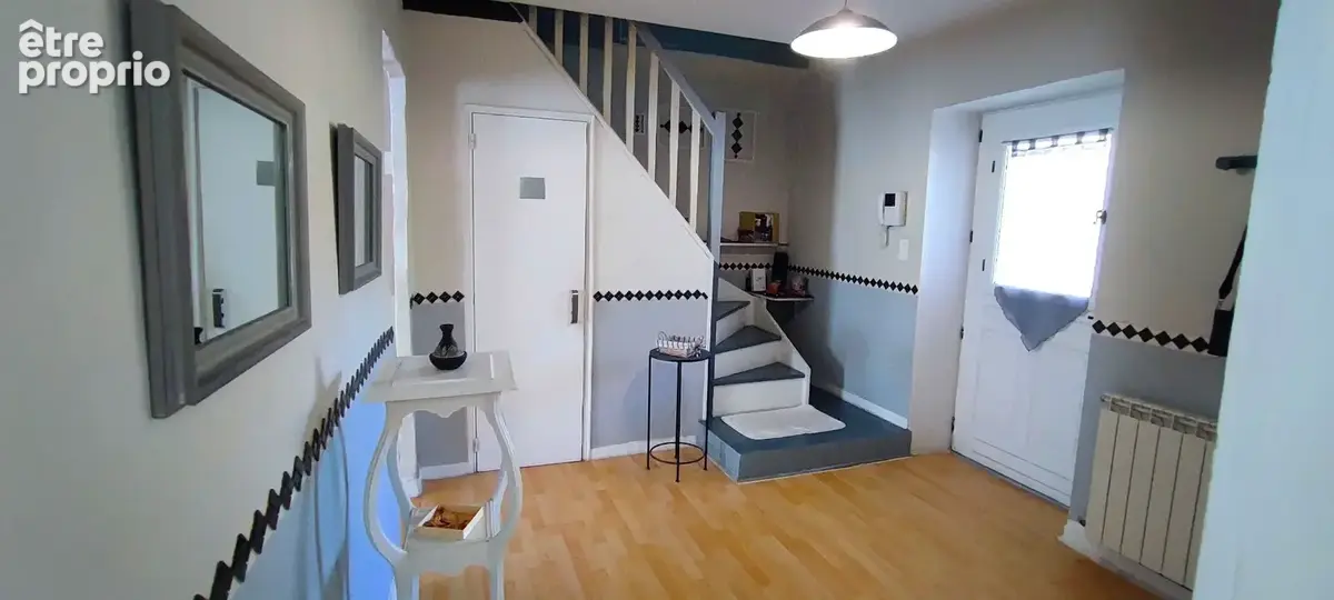 Maison de ville en pierre 140 m² avec cour intimiste, terrasse 26 m² et stationnement couvert - photo 6