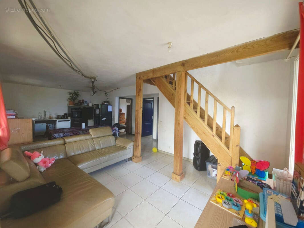 Maison 140 m² à Les Trois-Bassins  - photo 8