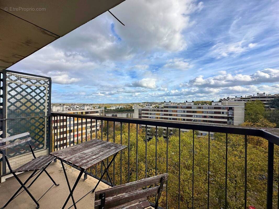 Appartement à FONTENAY-LE-FLEURY