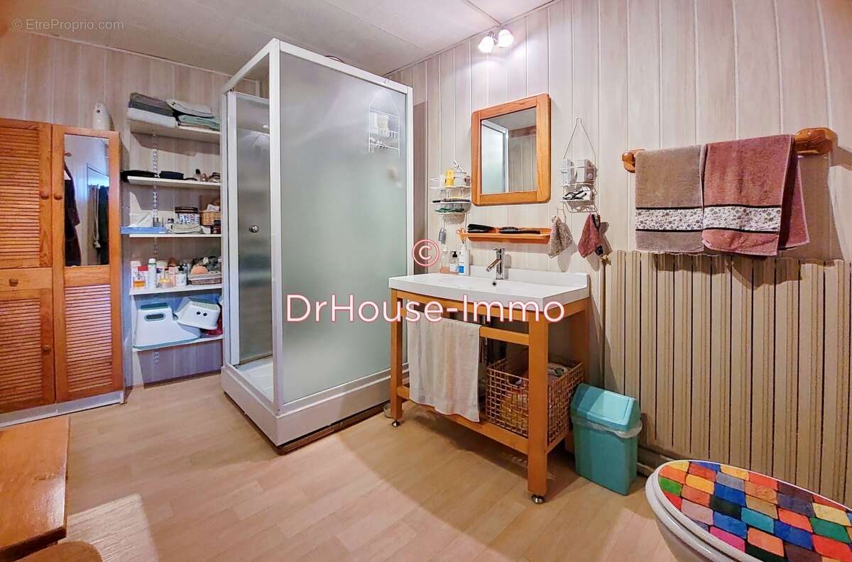 Maison à SAINT-GEORGES-EN-COUZAN