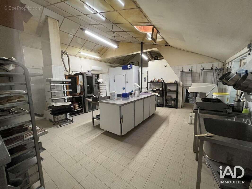 Photo 4 - Commerce à HYERES