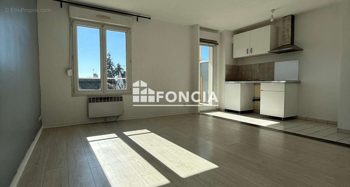 Appartement à PONTAULT-COMBAULT