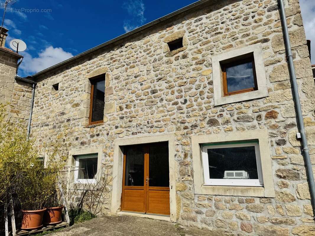 Maison à SAINT-CHRISTOPHE-D'ALLIER