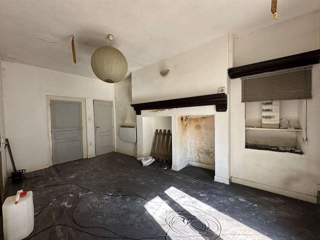 Maison à SAINT-YRIEIX-LA-PERCHE